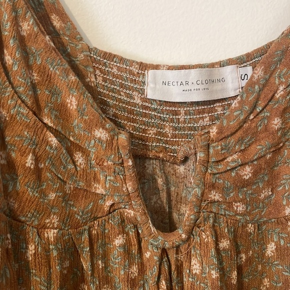 Puff sleeve Flowy Floral Brown Blouse - Picture 2 of 4